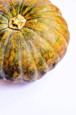 Beyaz arka planda izole edilmiş balkabağı, Cadılar Bayramı balkabağı, sonbahar arka planı, Şükran Günü balkabağı