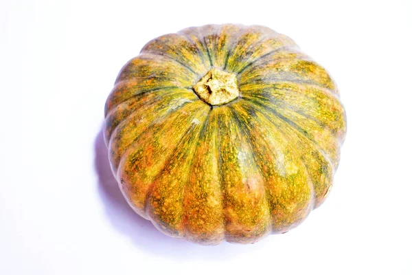 Beyaz arka planda izole edilmiş balkabağı, Cadılar Bayramı balkabağı, sonbahar arka planı, Şükran Günü balkabağı