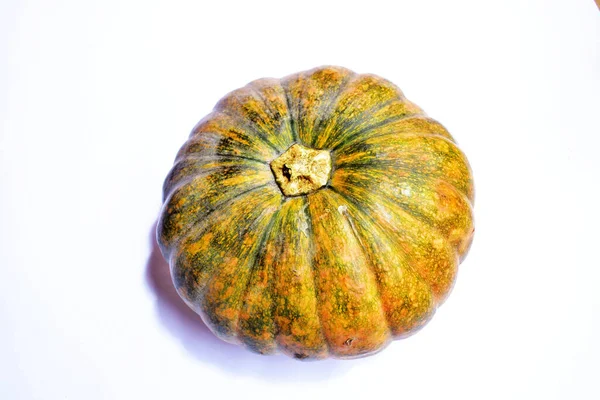 Beyaz arka planda izole edilmiş balkabağı, Cadılar Bayramı balkabağı, sonbahar arka planı, Şükran Günü balkabağı