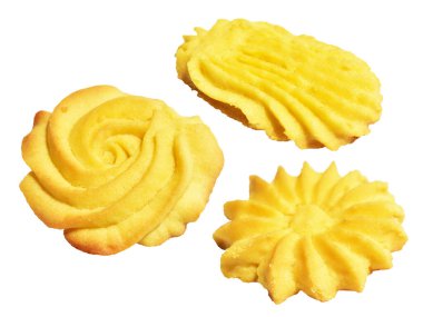 Çiçek biçimli ev yapımı tereyağlı kurabiyeler kırpma yolu ile izole edilmiş beyaz arkaplanda gölge yok