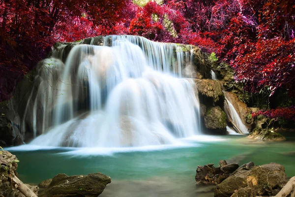 Incrível Natureza Bela Cachoeira Floresta Outono Colorido Temporada Outono — Fotografia de Stock