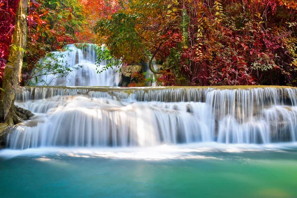 Erstaunlich Der Natur Schöner Wasserfall Bunten Herbstwald Der Herbstsaison — Stockfoto