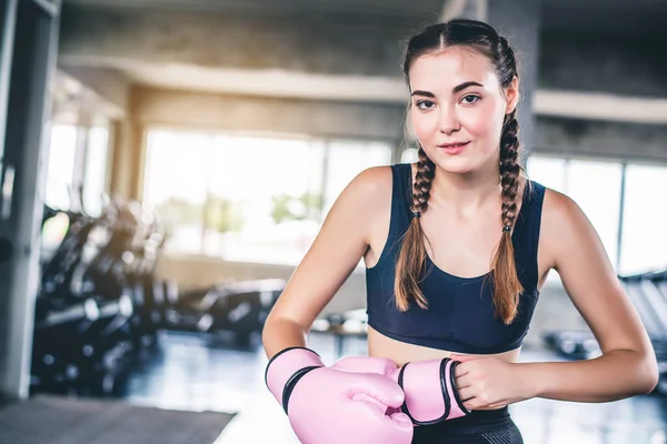 Belle Jeune Femme Caucasienne Gants Boxe Portrait Studio Mode Une — Photo