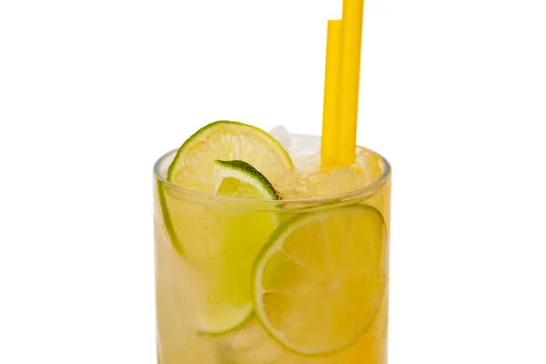 Mojito Cocktail Mit Frischen Limetten Auf Weißem Hintergrund — Stockfoto