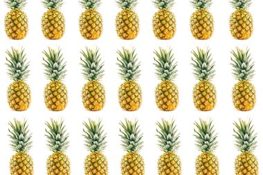 Beyaz arkaplanda ananas meyvesi