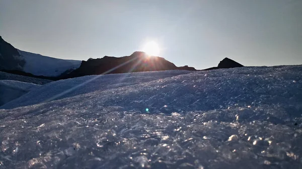 Sluneční Světlo Ledovci Sněhové Skále — Stock fotografie