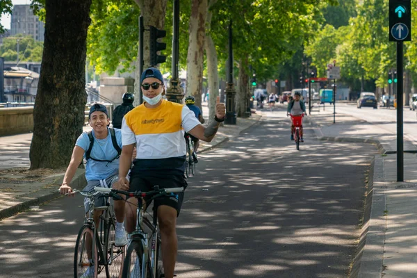 London England May 2020 Cyclists Wearing Face Mask — Stock Photo, Image