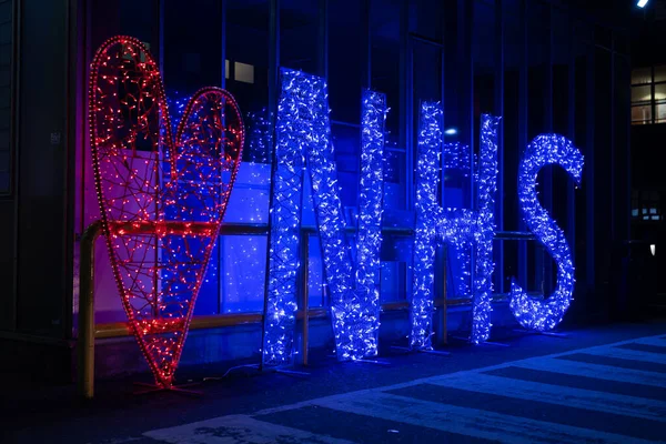 Enorme Signo Luminoso Love Heart Nhs Iluminado Durante Pandemia Covid — Foto de Stock