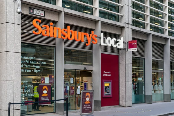 Londres Inglaterra Julio 2020 Supermercado Sainsbury Local Store Planta Baja — Foto de Stock