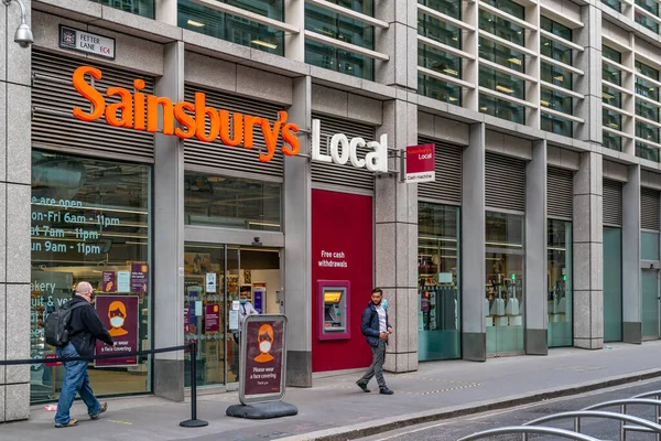 Londres Inglaterra Julio 2020 Supermercado Sainsbury Local Store Planta Baja — Foto de Stock