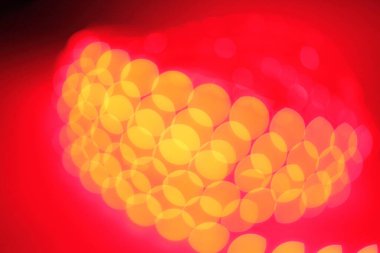 RGB LED şeritleri farklı renklerle aydınlatıldı