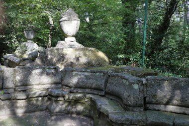 Bomarzo, İtalya - 09 / 30 / 2017: İtalya 'nın Bomarzo belediyesindeki ünlü canavar parkı
