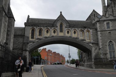 Dublin, İrlanda - 06 / 27 / 2016: İrlanda 'nın başkenti Dublin' deki Gotik katedraller