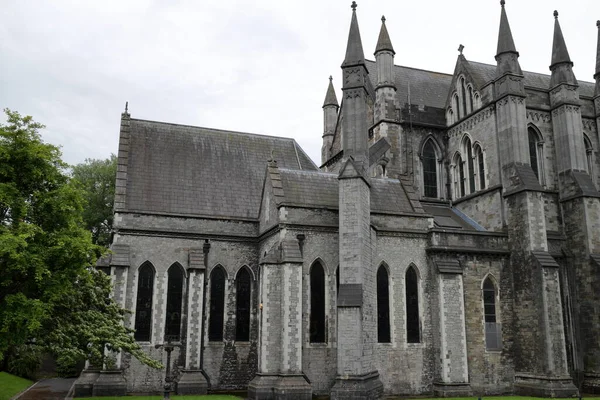 Dublin, İrlanda - 06 / 27 / 2016: İrlanda 'nın başkenti Dublin' deki Gotik katedraller
