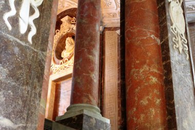 Stockholm, İsveç - 07 / 10 / 2019: İsveç kraliyet ailesinin ikametgahı Drottningholm Kalesi 'nin dışı