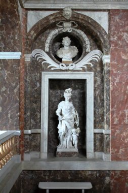 Stockholm, İsveç - 07 / 10 / 2019: İsveç kraliyet ailesinin ikametgahı Drottningholm Kalesi 'nin dışı