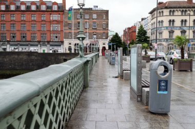 Dublin, İrlanda - 06 / 27 / 2016: Dublin şehir sokakları 