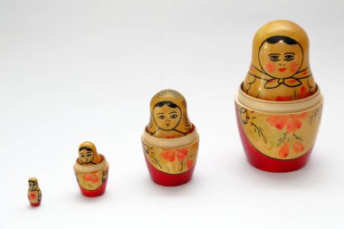 Matrioshka, ünlü Rus el yapımı bebekler.