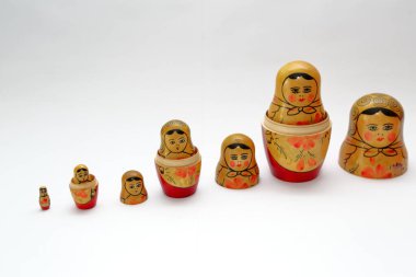 Matrioshka, ünlü Rus el yapımı bebekler.