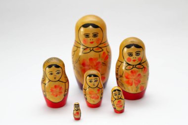 Matrioshka, ünlü Rus el yapımı bebekler.