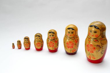 Matrioshka, ünlü Rus el yapımı bebekler.