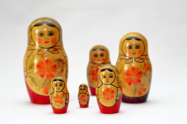 Matrioshka, ünlü Rus el yapımı bebekler.