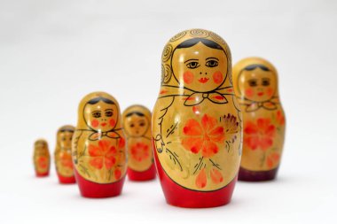 Matrioshka, ünlü Rus el yapımı bebekler.