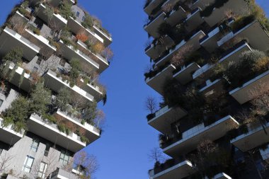 Milan, İtalya, 12 / 24 / 2018: Milano şehrindeki modern gökdelenler