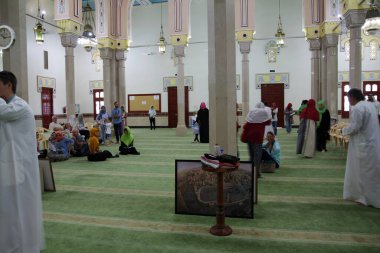Dubai Camii 'nin içi