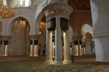 Abu Dabi Şeyh Zaik Camii