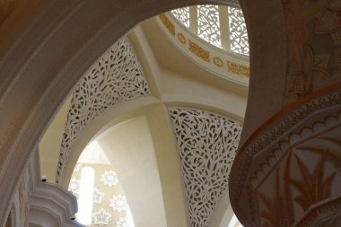 Abu Dabi Şeyh Zaik Camii