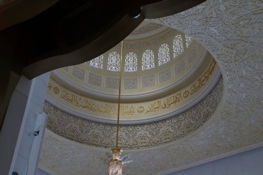 Abu Dabi Şeyh Zaik Camii