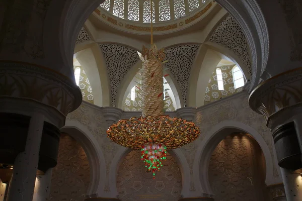 Abu Dabi Şeyh Zaik Camii