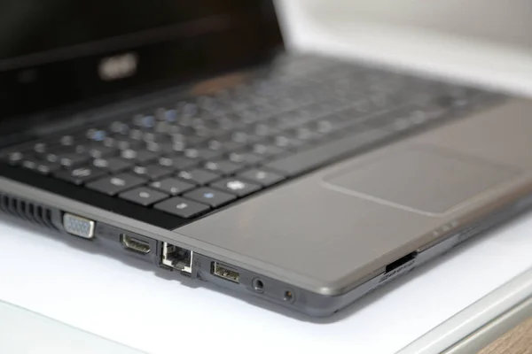 Régi Laptop Több Csatlakozó Portok — Stock Fotó