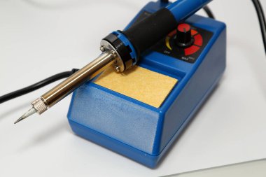 Geçerli ve voltaj ölçme aracı