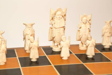 Satranç tahtasındaki eski satranç