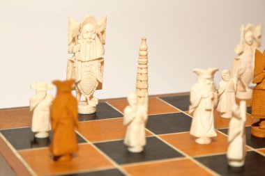 Satranç tahtasındaki eski satranç