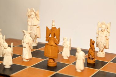 Satranç tahtasındaki eski satranç