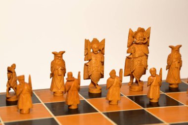 Satranç tahtasındaki eski satranç