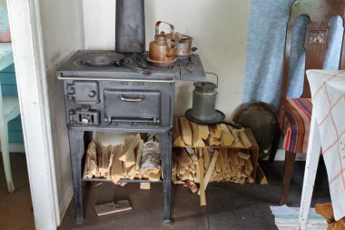 Stockholm, İsveç - 07 / 08 / 2019: Stockholm Skansen 'de cazibeler, atölyeler, zanaatkarlar ve hayvanlar sergileniyor