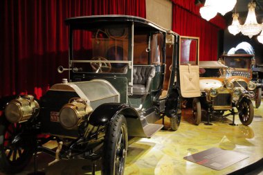 Torino, İtalya - 07 / 04 / 2018: Prototipler, klasik arabalar ve otomasyon araçlarının Torino 'daki Otomobil Müzesinde sergilenmesi