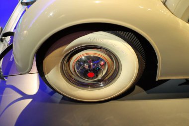 Torino, İtalya - 07 / 04 / 2018: Prototipler, klasik arabalar ve otomasyon araçlarının Torino 'daki Otomobil Müzesinde sergilenmesi