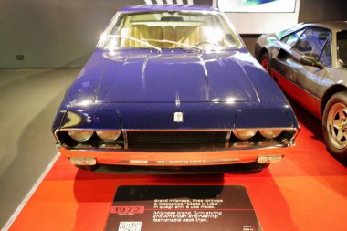 Torino, İtalya - 07 / 04 / 2018: Prototipler, klasik arabalar ve otomasyon araçlarının Torino 'daki Otomobil Müzesinde sergilenmesi