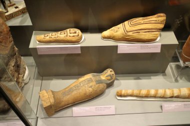 Torino, İtalya - 07 / 04 / 2018: Mısır 'ın Torino Müzesinde mumyalar, eserler ve Mısırlıların bulguları sergileniyor