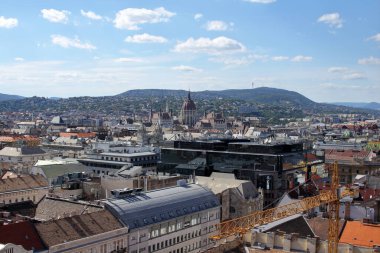 Budapeşte, Macaristan - 10 / 07 / 2020: Macaristan 'ın Budapeşte kenti sokaklarının manzarası