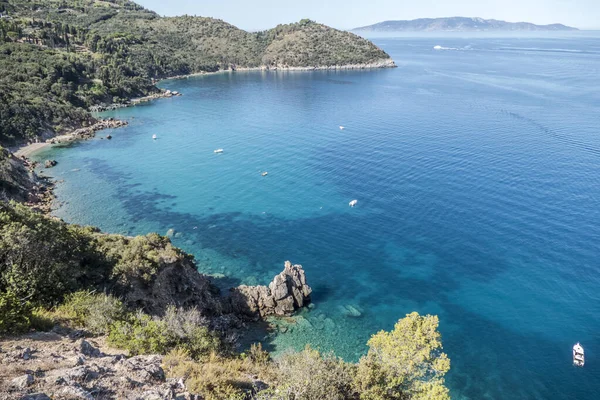 Légi Kilátás Gyönyörű Strand Toszkánában Tiszta Kék Vízzel — Stock Fotó