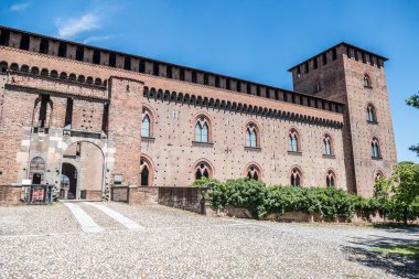 Pavia 'daki Visconti Kalesi
