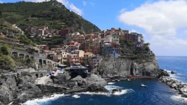 Manarola 'nın panoramik manzarası, İtalya' nın güzel küçük kasabası.