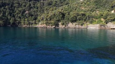 Portofino 'daki Paraggi plajının panoramik manzarası