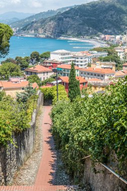 Punta Manara yolundan Sestri Levante 'nin hava görüntüsü